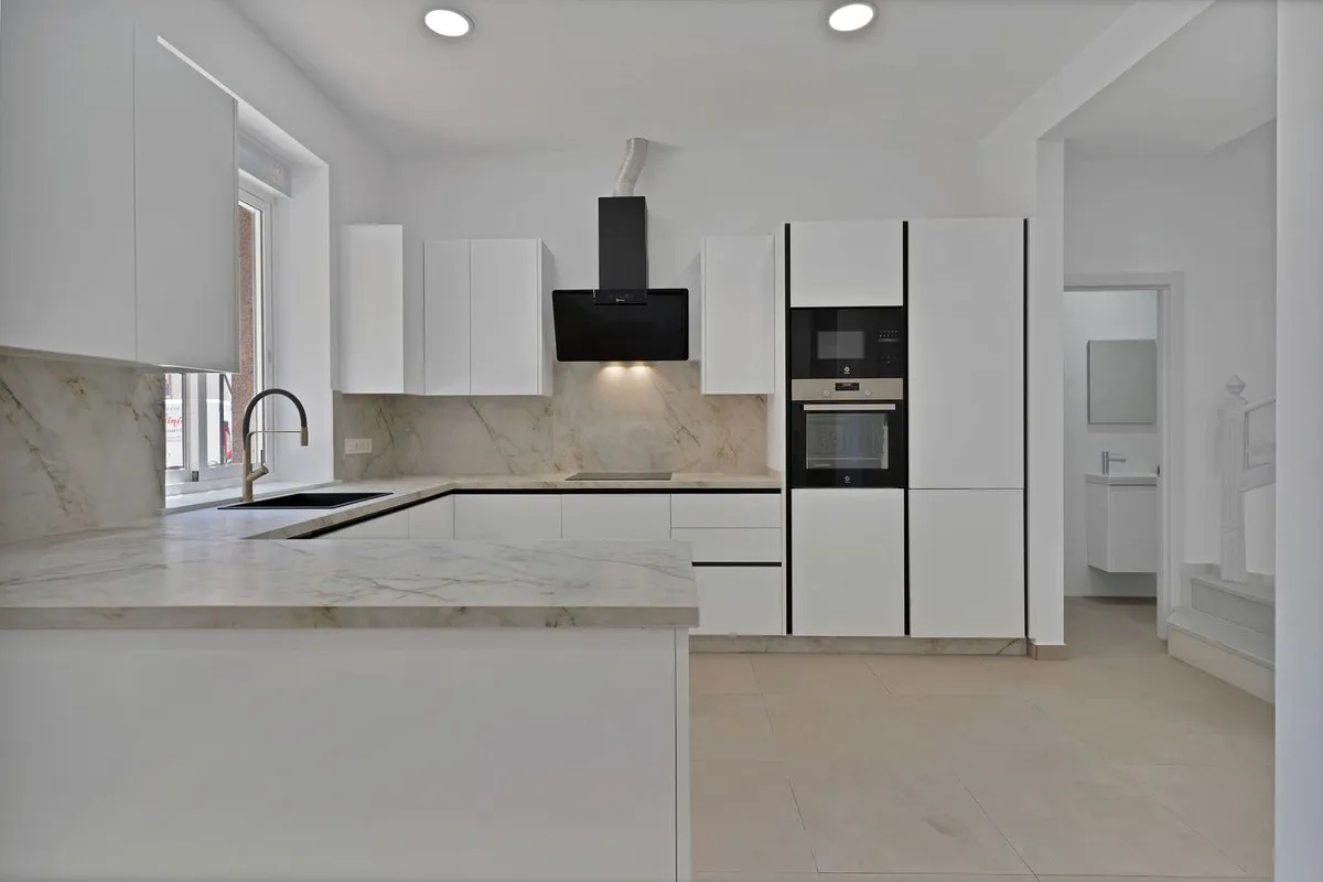 8eae9310-3a25-46bd-b9a6-11136ea5edab