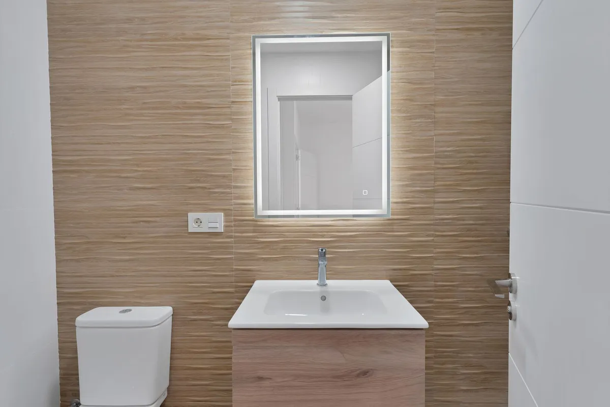 b7a51c34-64d0-4e12-88df-1970d4af2b60