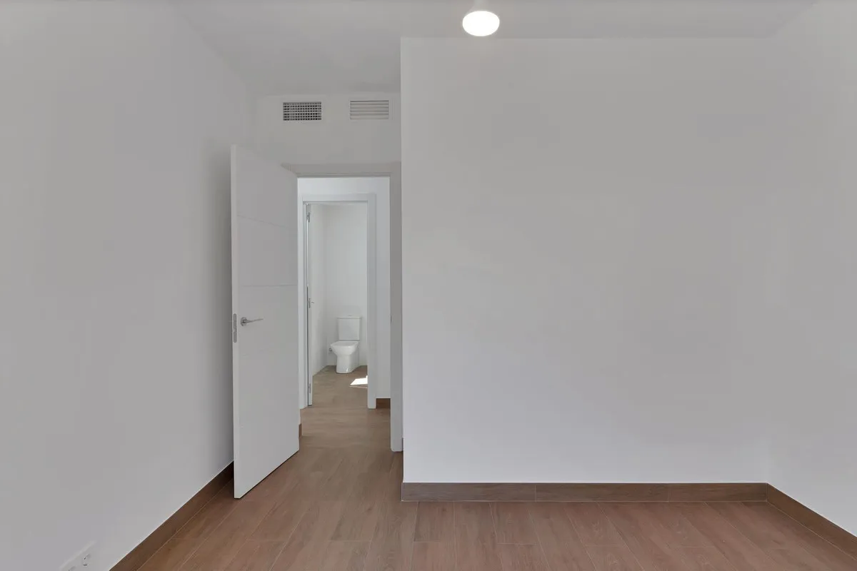 dc493a6d-e678-43e4-a344-dc45a6741e38