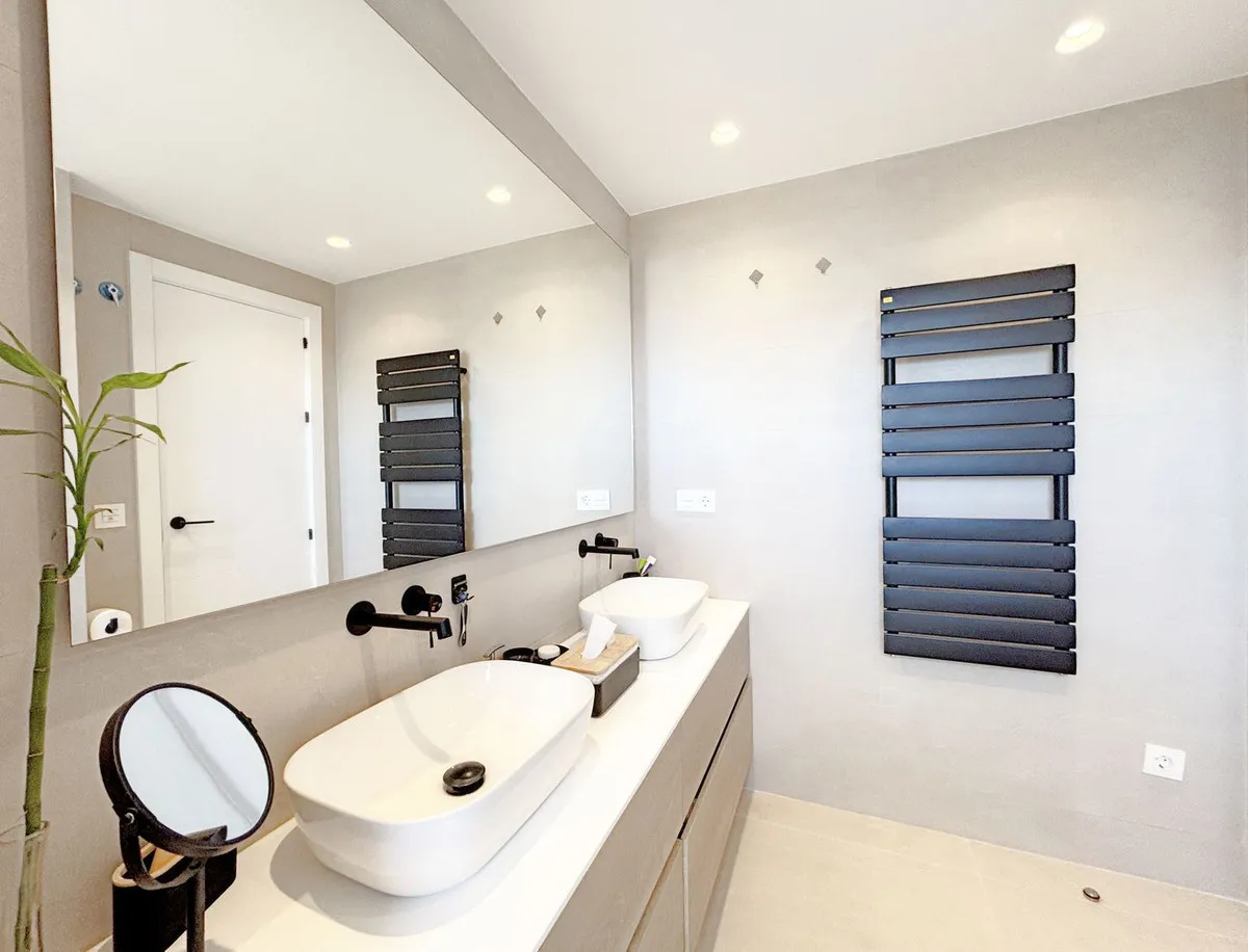 199b7efb-7d81-425c-8151-312f77bdfbf7