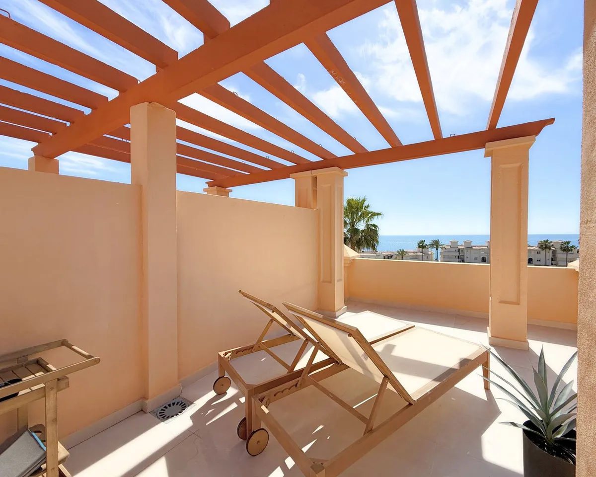 c252f4d9-d88a-4334-a027-02535d6b6487