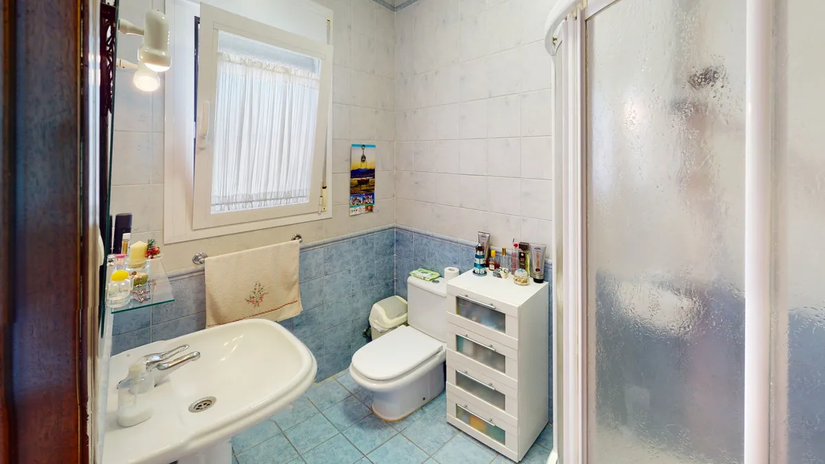 b1302654-d354-49b8-9128-cdbdd25e2c9f