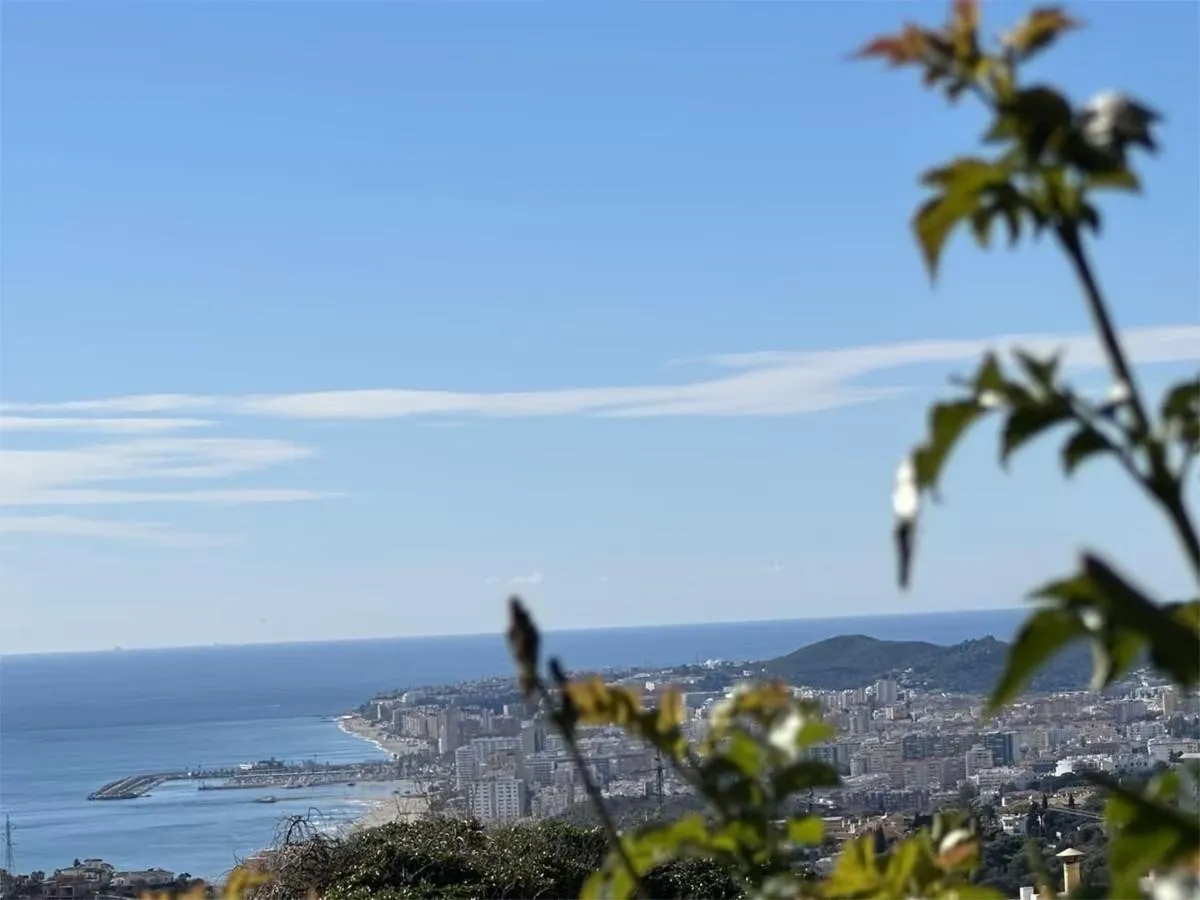 6fc22708-5cd9-423a-876b-95c2ab81621f