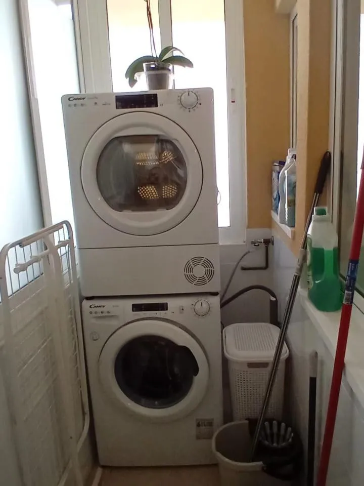 9d9988c0-a483-4445-a2f4-ab7849c61fef