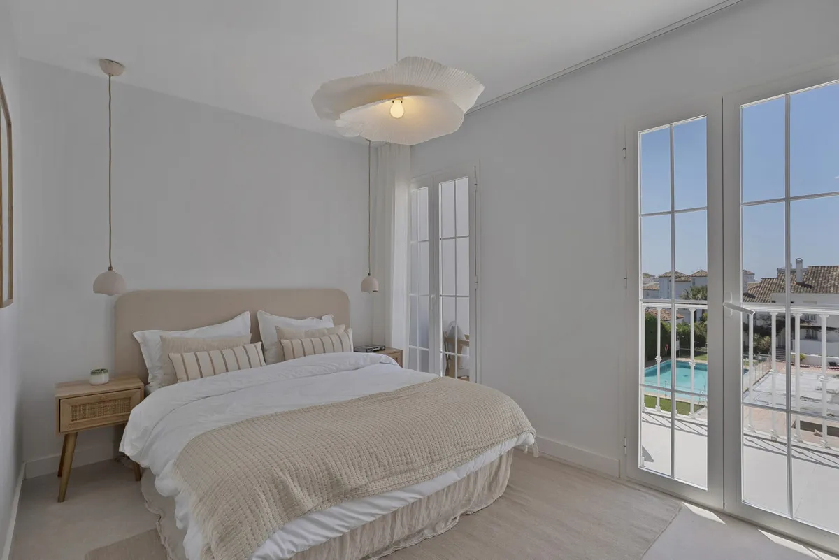 4ef1a51f-7e79-4bb2-999c-2370df388d05