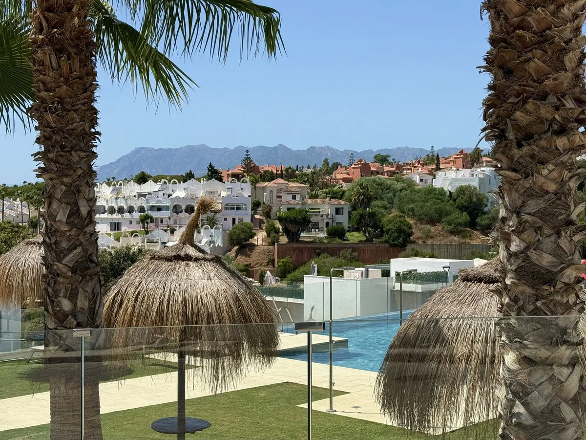 24098faf-9a65-4cf6-b672-409262ccf8b8