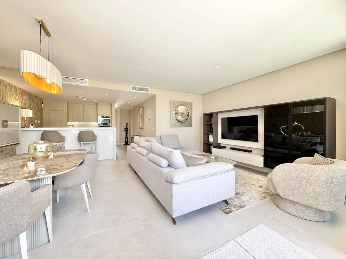 c57cf797-bd45-41ec-991d-8880299a63ac