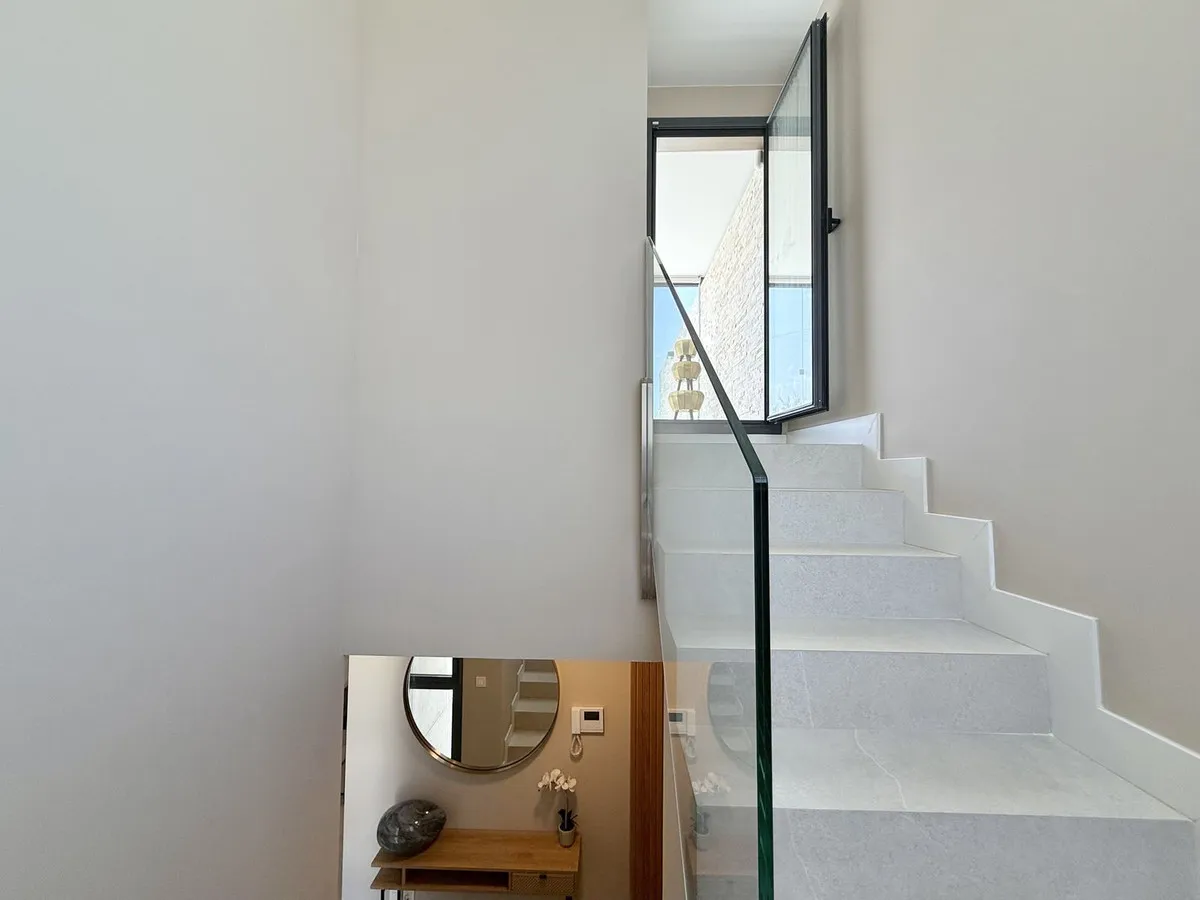 deac397a-d517-4dce-8960-a9d97d45c715