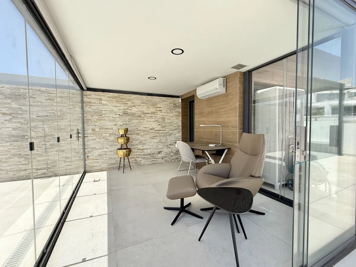 ea400e17-d53b-45d4-b203-6b4d0cc0ba9e