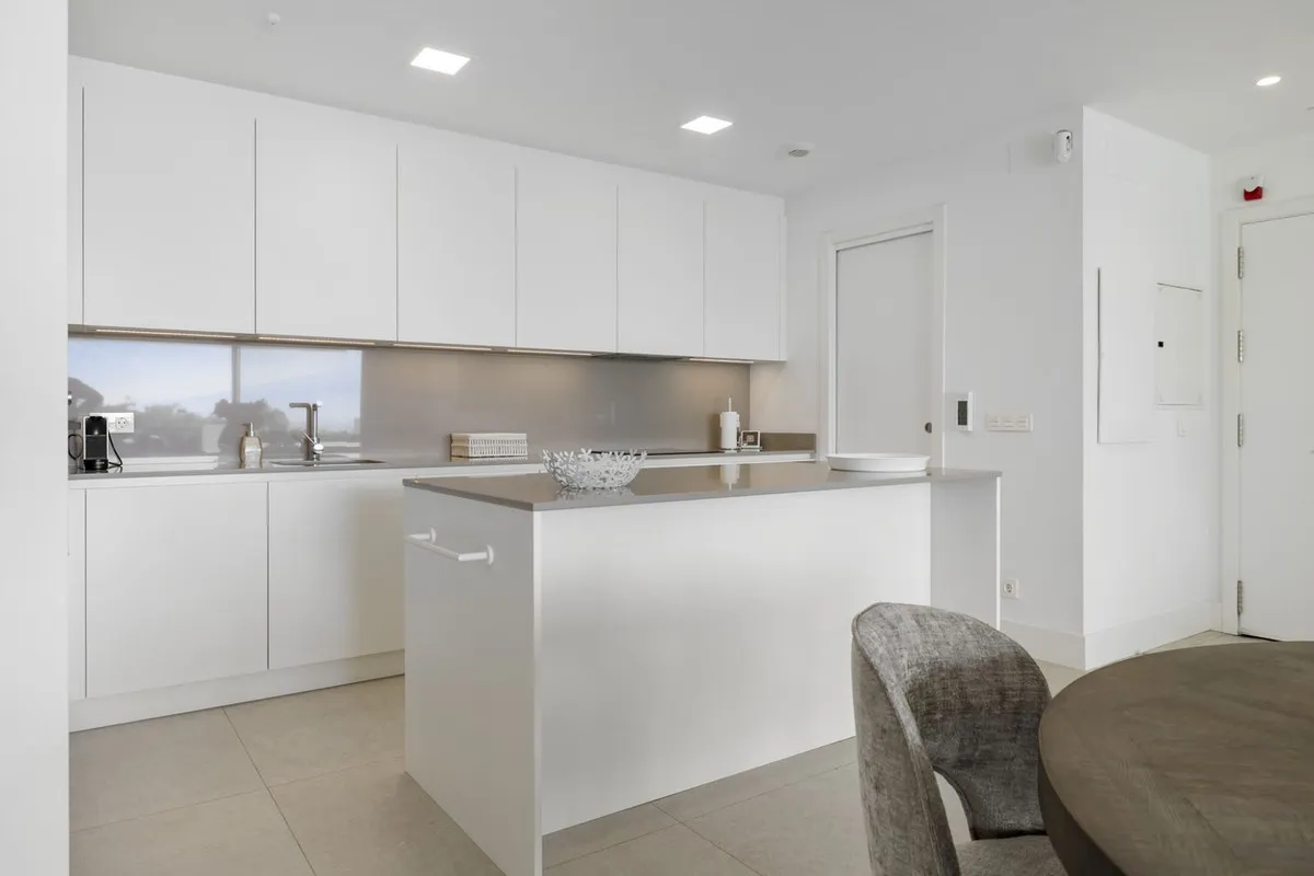 2dc54c3d-4716-4086-98a0-9b51272eff50