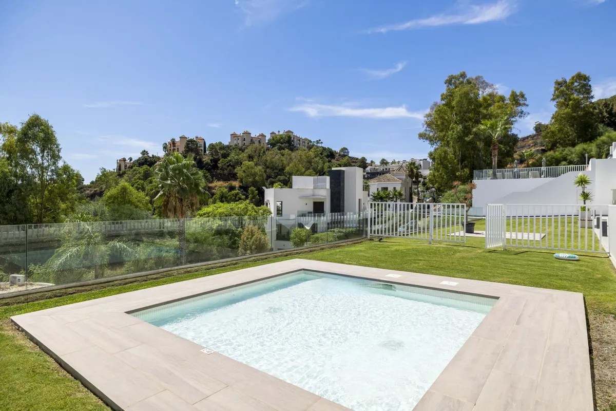 8c34b77e-8cd6-4dc7-baca-3ff077895afa