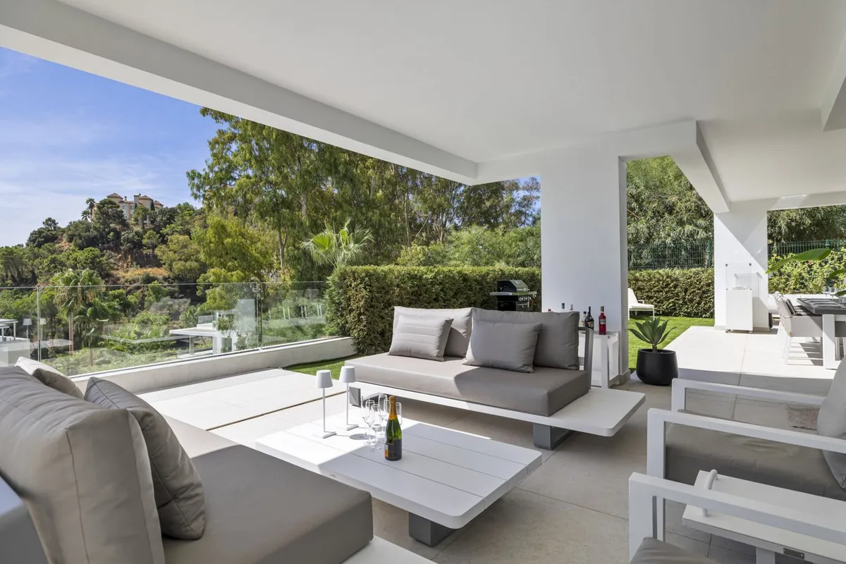 c7ac7bd1-4e9d-4977-9f75-551663f1f5b4