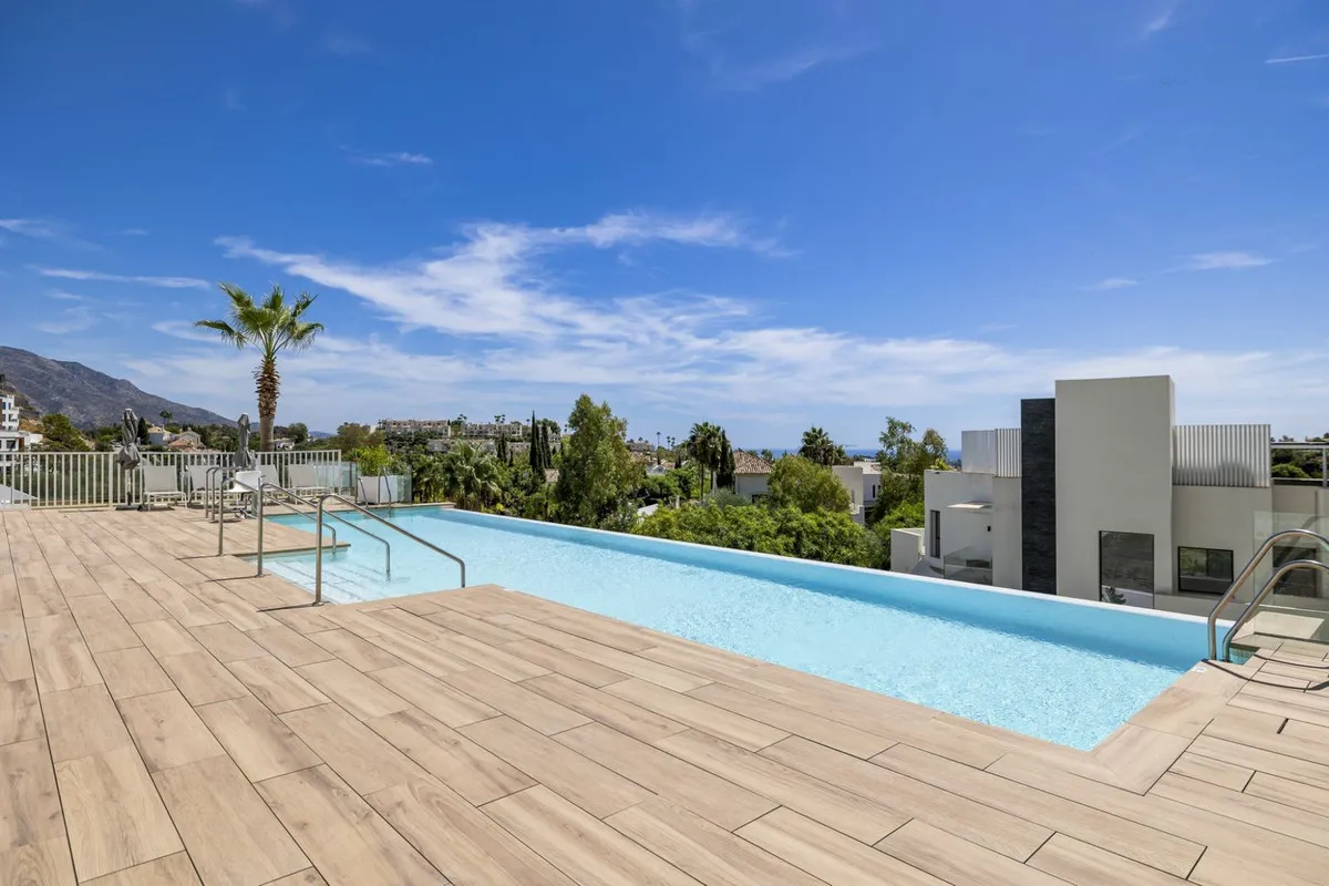 dfd46b5c-811f-4de7-875d-a38b7fdc65de