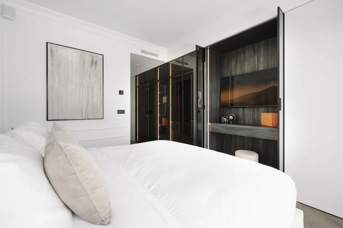 cbbd5a28-e250-42ab-aec9-17fd8f4be32c