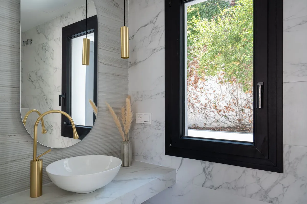 0f42df6c-3277-4281-95bc-c863054e5e15