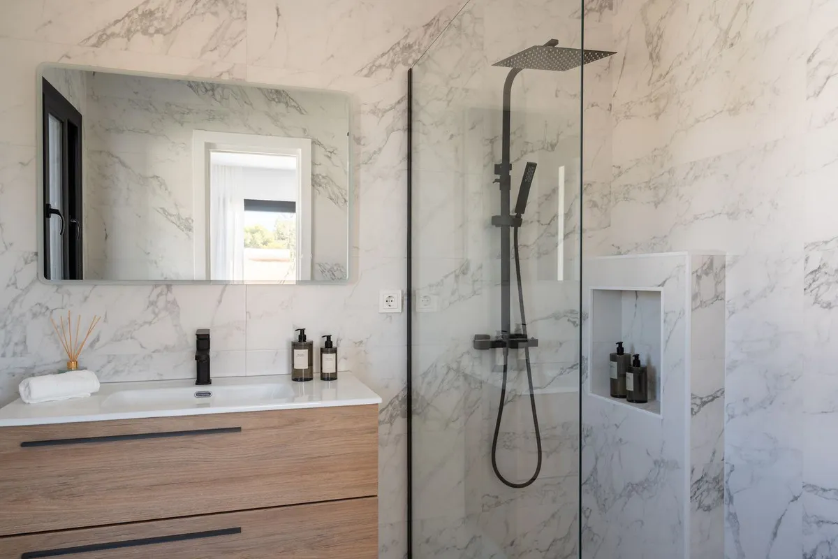 baf260e1-7bd4-4016-9259-081c6e521222