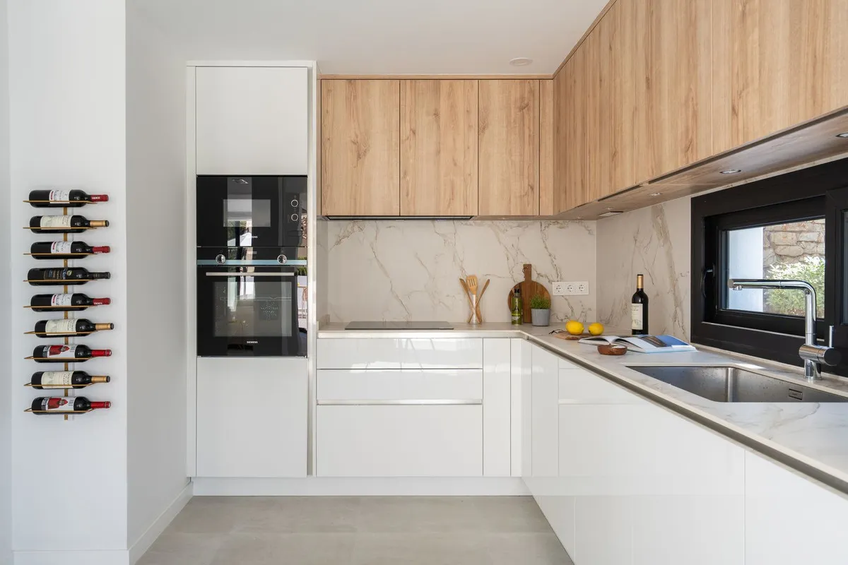 f3b813fb-3796-46b2-abd0-b24ed48bedab