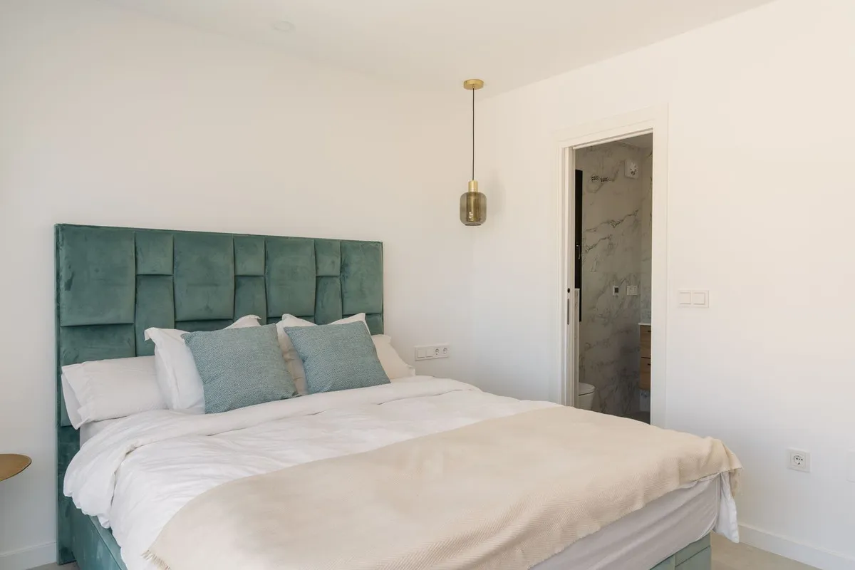 f4f9a4f6-a9e8-485f-97b3-985a46978a0d