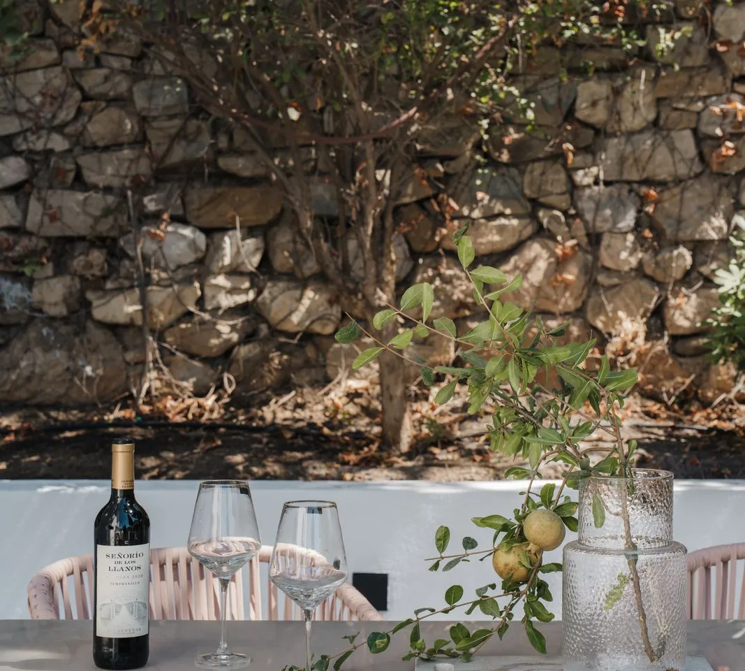 f9efb27c-1455-4dd2-831d-4a00a4c07a80