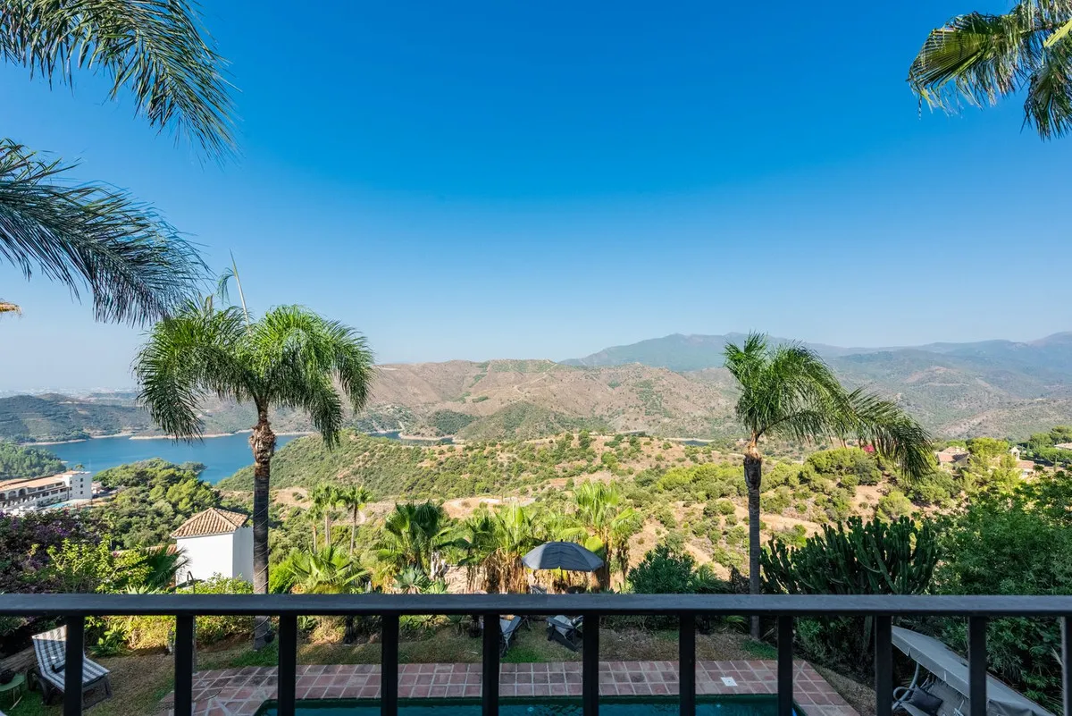 21a64de7-e78e-4c11-afb7-ddf8d1362d4e