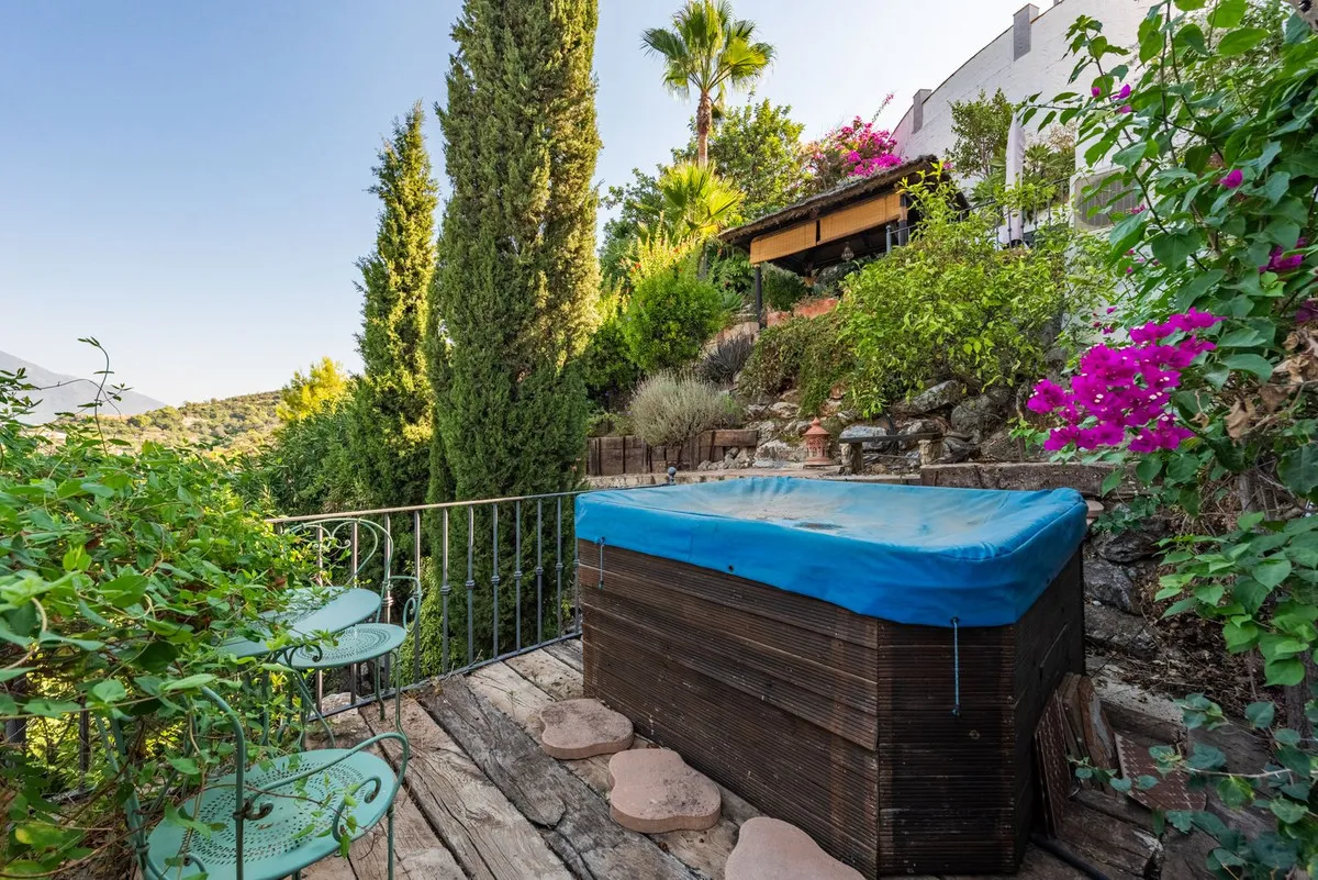 6920152d-8f05-49d3-b81f-6505baf85694