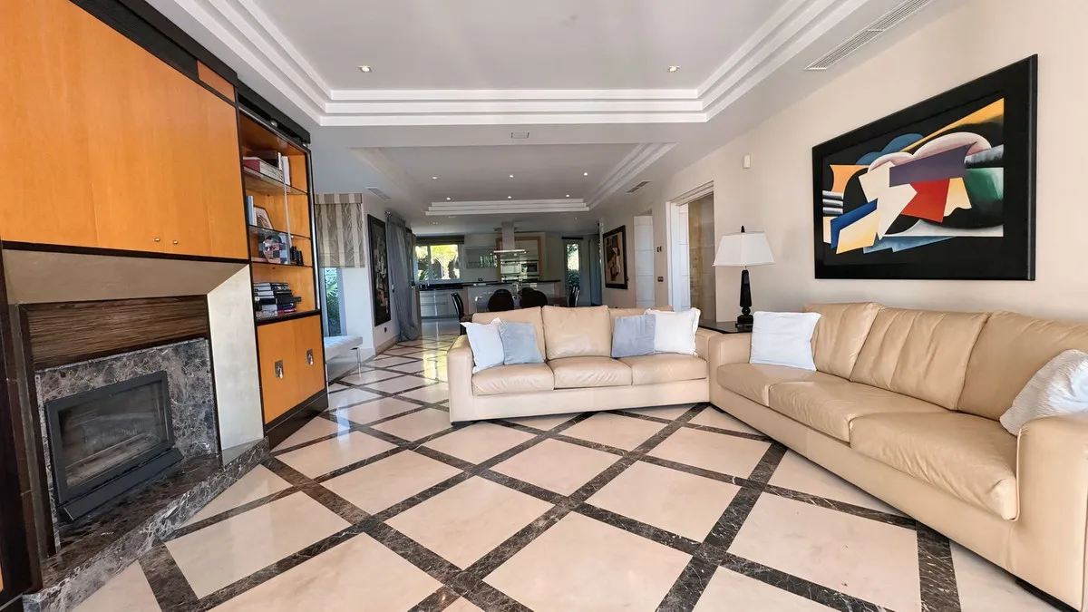 2abc3632-cfb9-44fe-b84c-b71056185c1d