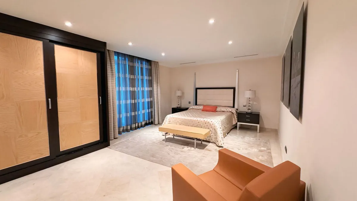 33248932-b196-44c9-a921-15a124f1e654