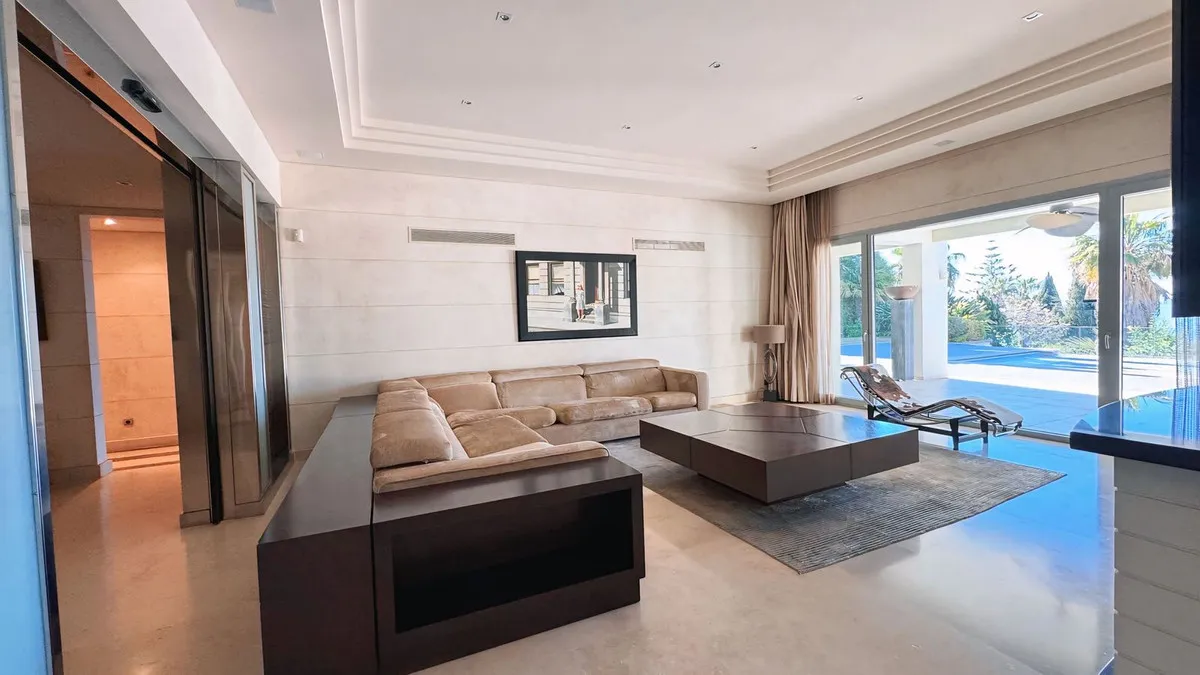 7e2d9372-c7bb-4935-895e-39593a41a6fa