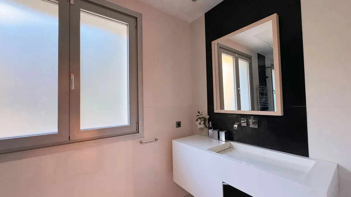 a8dc3413-f088-46e7-b951-897ac3131c01