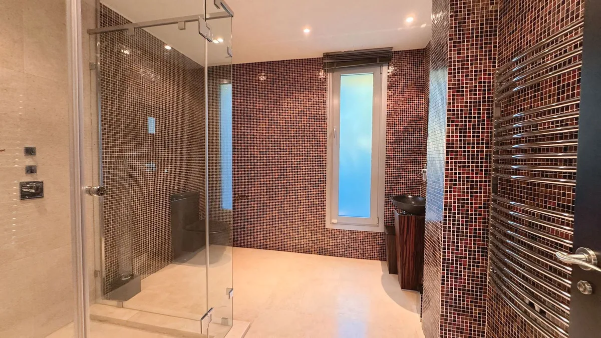 af94838a-744e-43b5-9a47-3359f5a5d43c