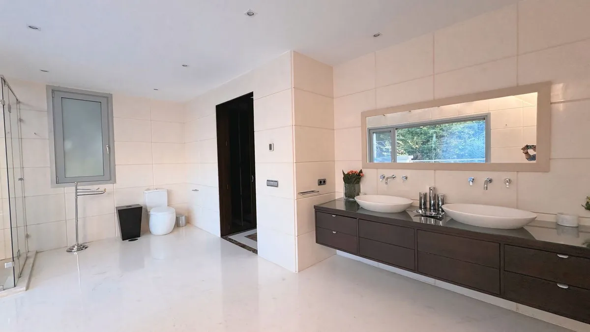 c3283e2f-0089-4670-abd2-cc03b3aa9864