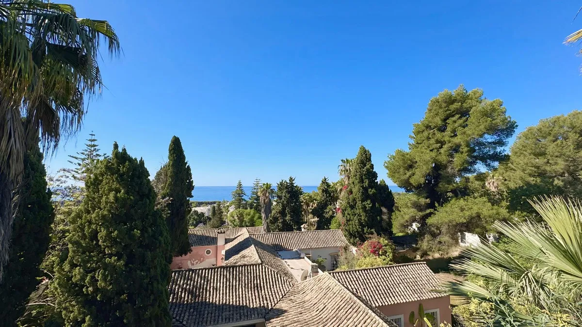 f1629e72-9ea3-4efb-903e-609714f05c15