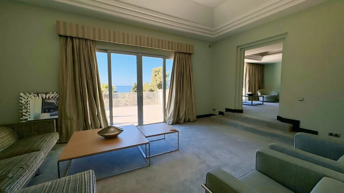 f2ff9086-40aa-407a-81cd-1e7601c4bd42