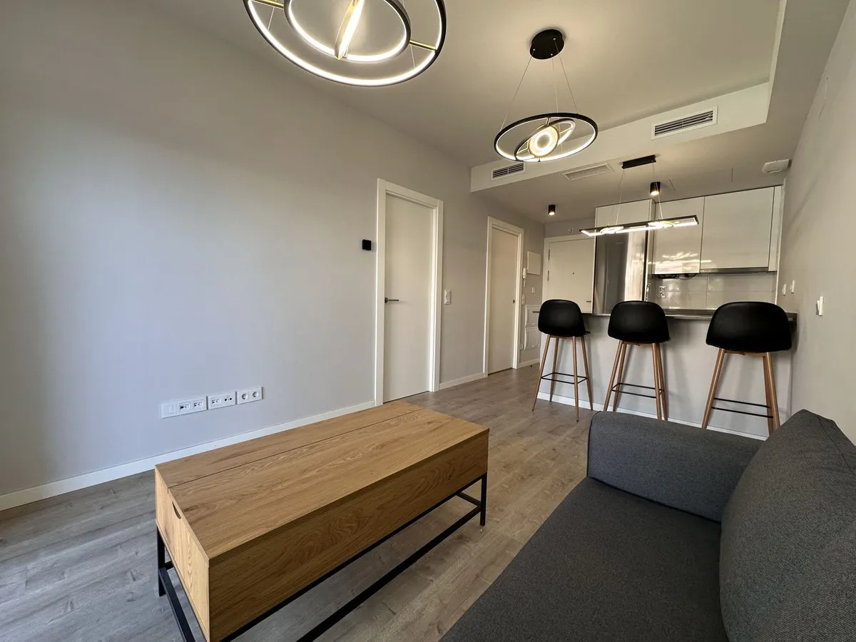 ffb573b2-1fb1-4a49-890a-a97f79414a3c