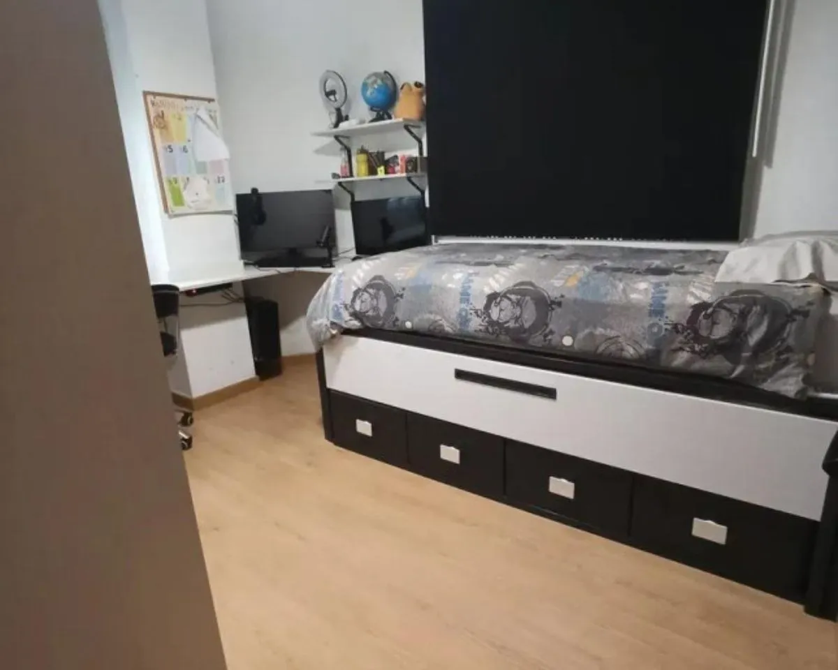 7d406974-3117-4f52-879b-cd9b042bf5d3