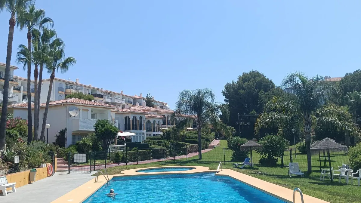 ff0f2ea8-a7c2-4f60-80b8-a566bd5a2507