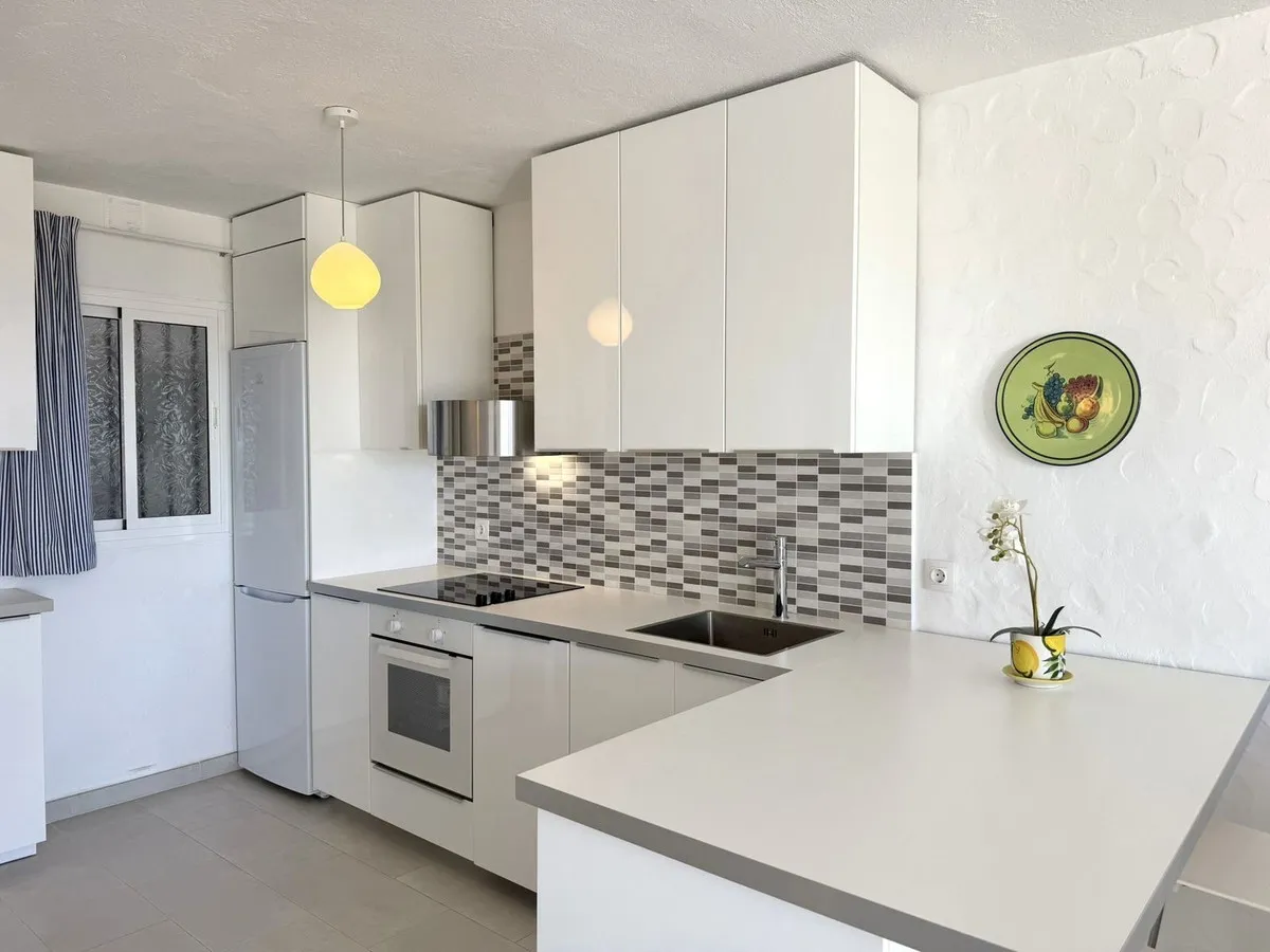 70c37fb2-ba23-496e-a0d6-9d087415fc3c