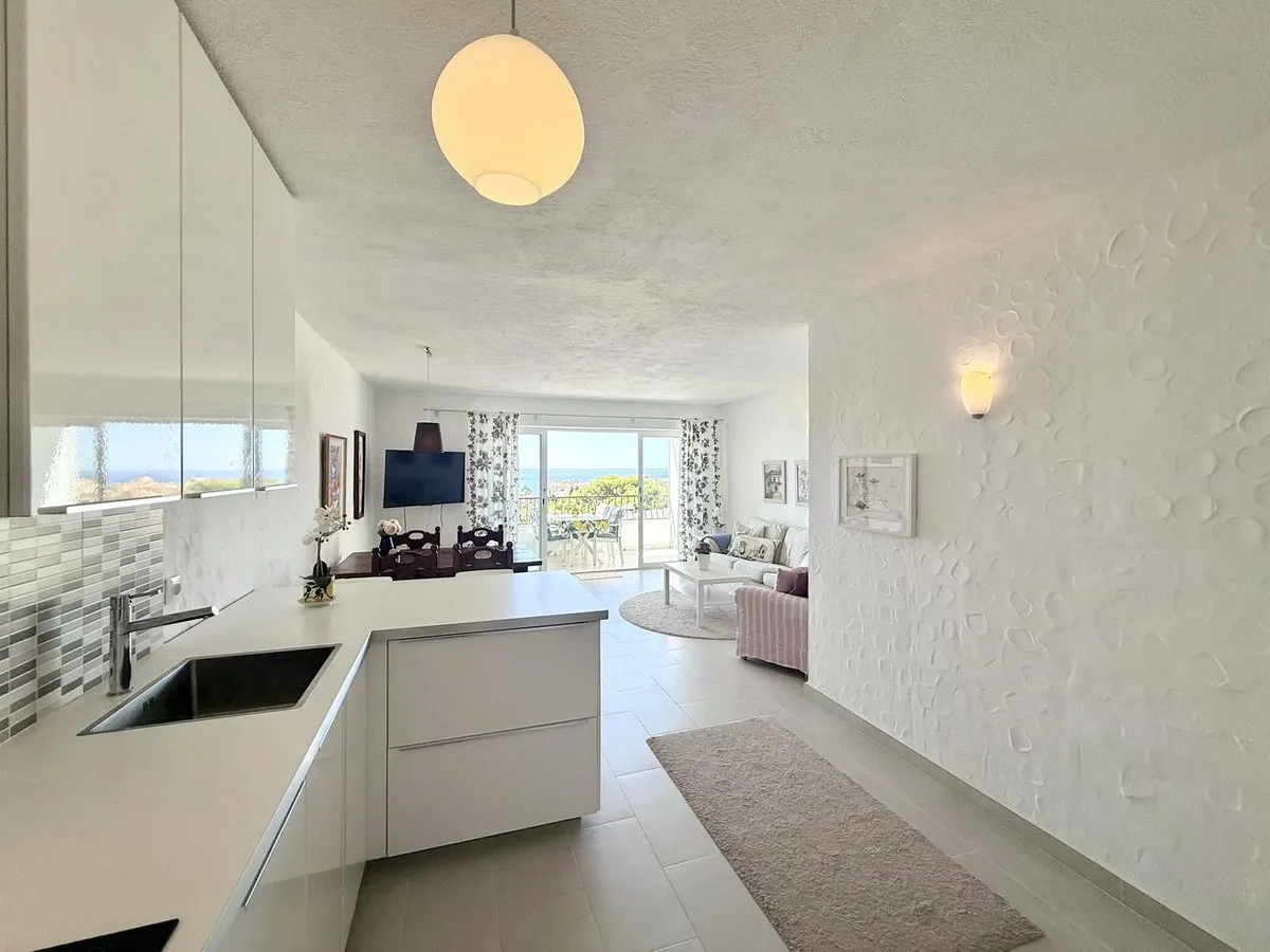 cbc9c5bf-4dce-466e-8310-e6f1bd38297a