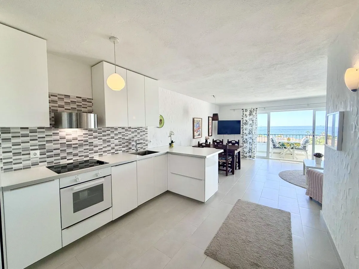 f4347225-c234-4c6d-a16f-48213c4e1a0c