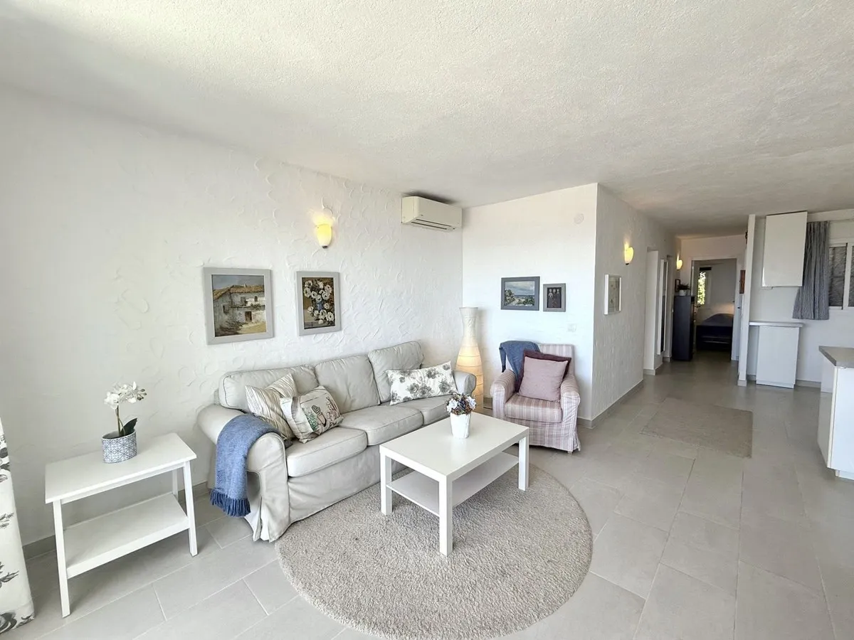 fe387dfe-d07d-4400-b94a-8324a0293e56