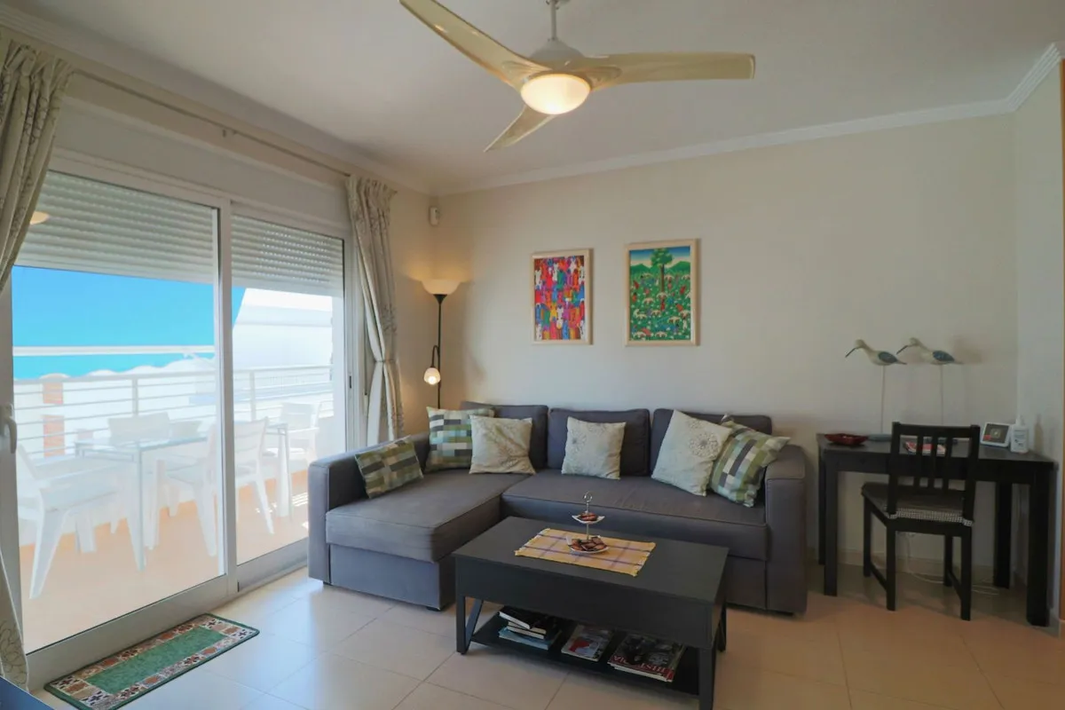 8b051c41-ce8e-4ea3-bb4a-8c613f00c0de