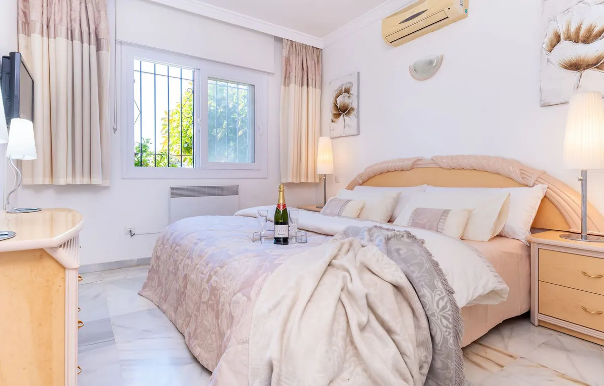 0bc016a5-4c70-4db6-90d1-aaa64c856ae1