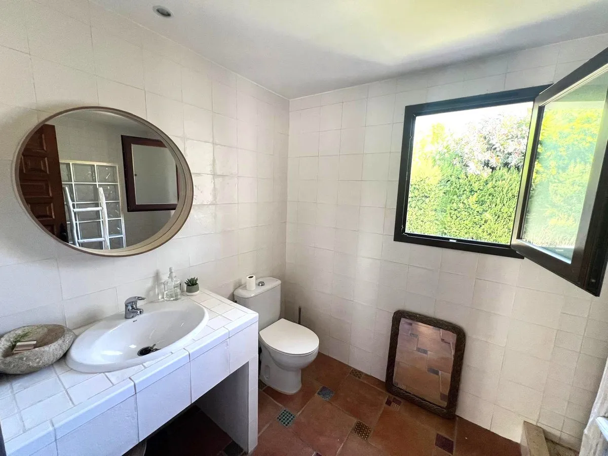 2b30dde6-68f0-45db-a1b1-1f3f2d156ecf