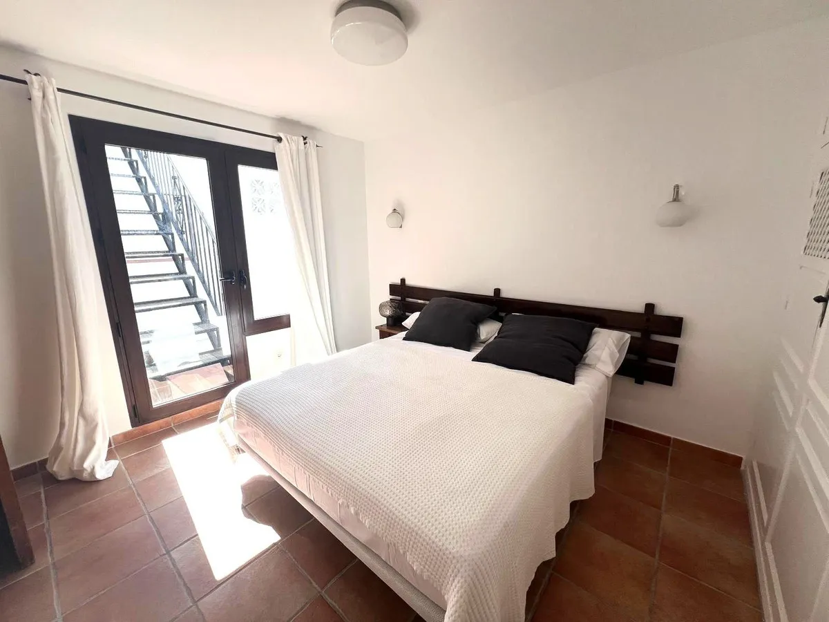 4de6b950-df09-4e7e-854d-107a66405a3a