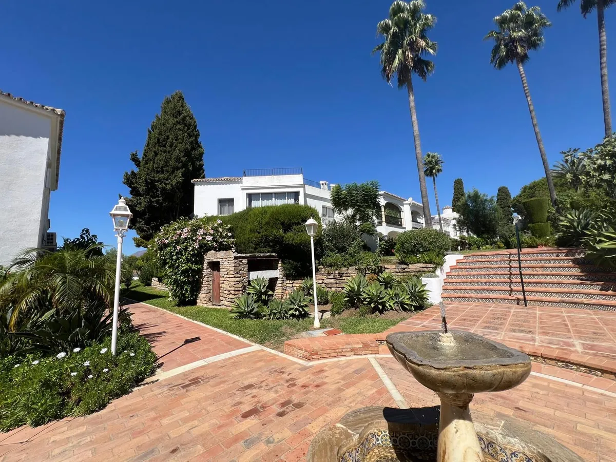 f4a0ff7a-25ac-491a-88a1-b7a87fa65c2e