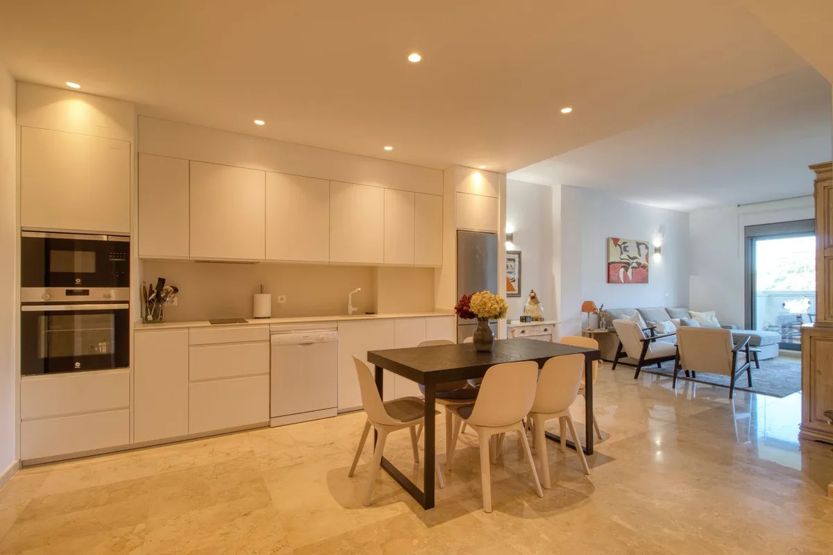 47f42803-5a1e-4612-a705-dbc3e6d91e25