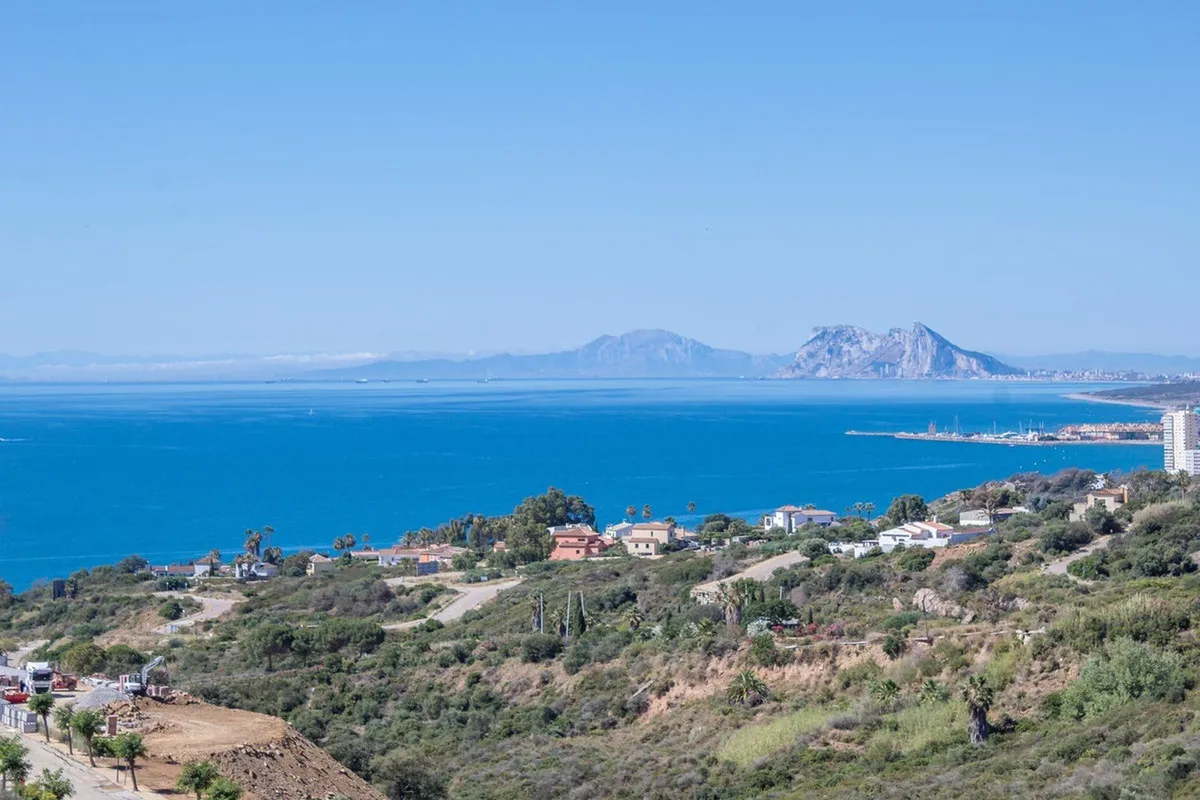 83002121-2e68-4f72-9ef6-19e1d4c66dcb