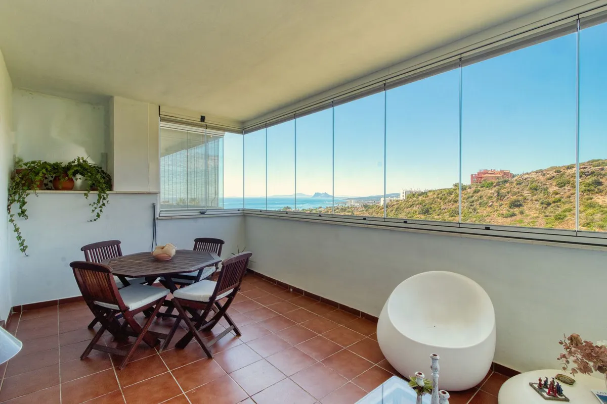 caf8c578-57d9-4f1c-b24b-8801e9d5eb12