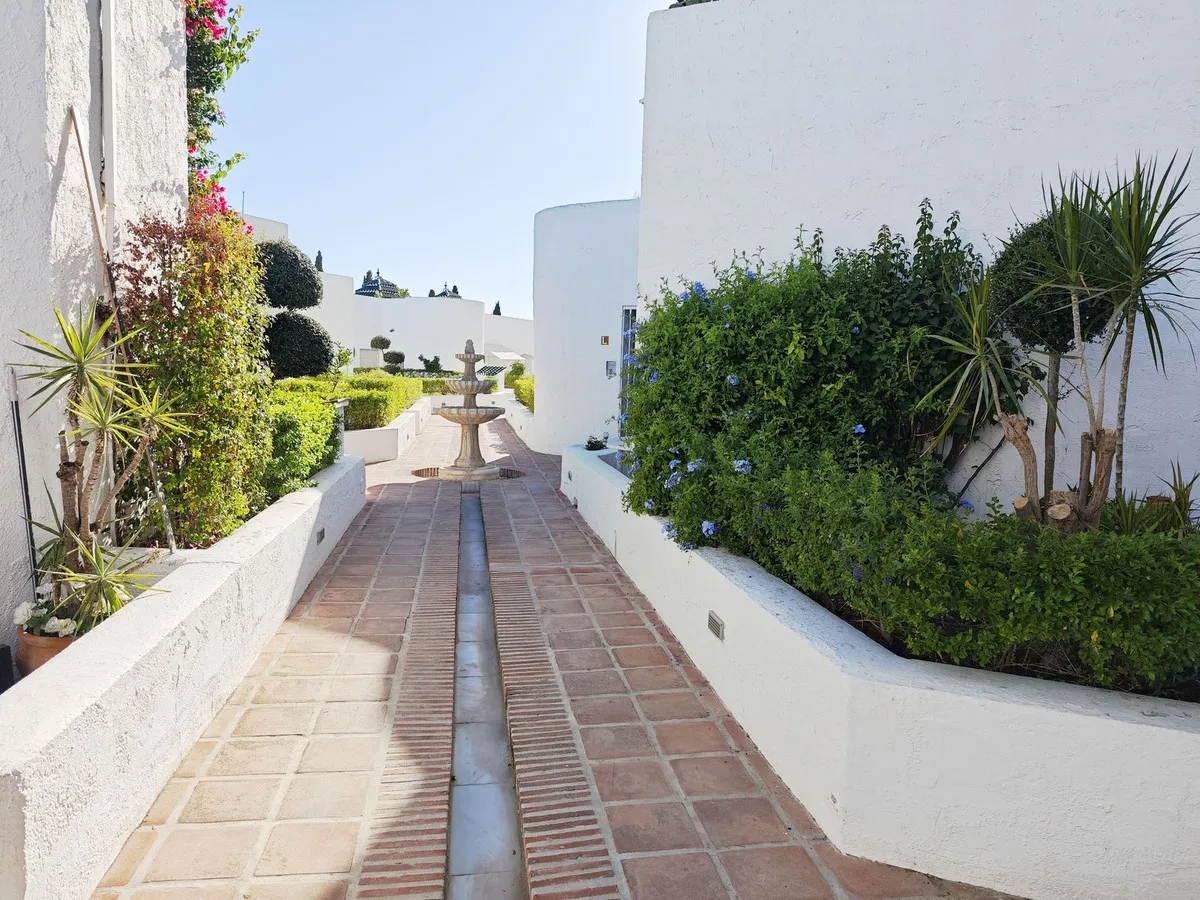 eb0c83ce-b909-4f8a-b8b5-27519262eb9b