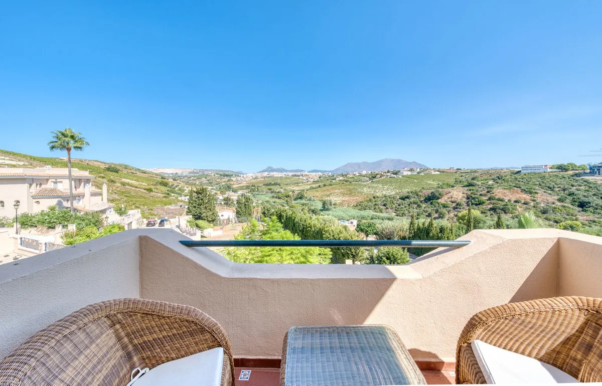 a04d8b79-c9bf-4ee9-81f4-3424b9b81d53